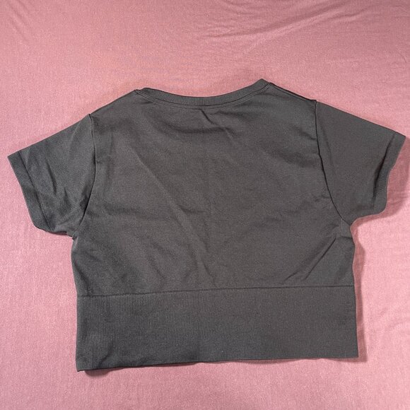 Offline by Aerie Seamless crop top tee shirt in black - Size Medium - Picture 5 of 6